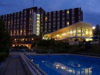 Hotel Danubius Health Spa Resort Aqua in Heviz at night - ✔️ ENSANA Thermal Hotel Aqua**** Heviz - Aqua Hotel Heviz